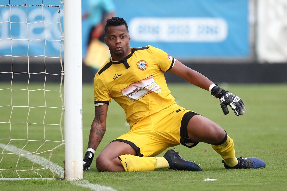 O goleiro Paulo Vítor, campeão estadual pelo Rio Branco em 2015, é titular do Varzim há duas temporadas (Foto: Acervo pessoal)