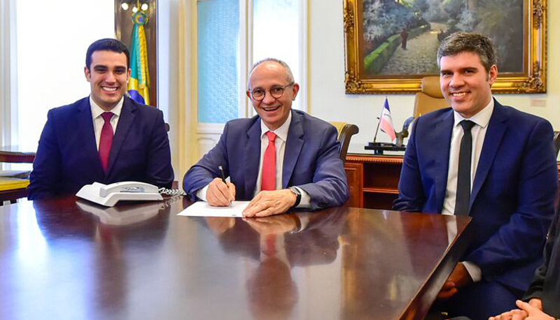 Rodrigo Coelho, à direita, foi nomeado pelo governador Paulo Hartung (Foto: Leonardo Duarte / SECOM-ES)