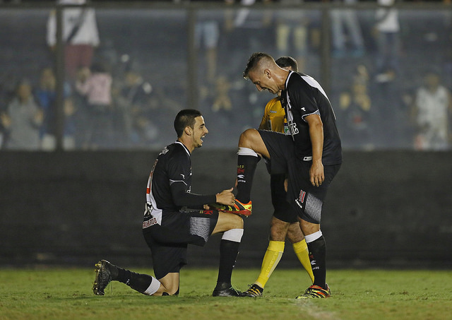 Maxi López comemora primeiro gol pelo Vasco (Foto: Rafael Ribeiro/CBF)