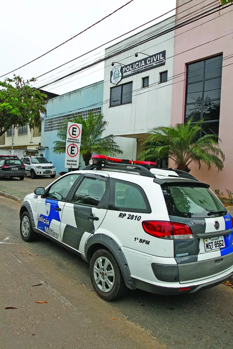 Imagem ilustrativa da imagem Drogas são encontradas dentro de viatura da PM