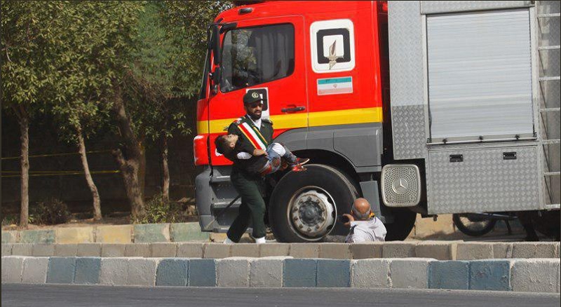 Atentado durante parada militar no Irã (Foto: reprodução)