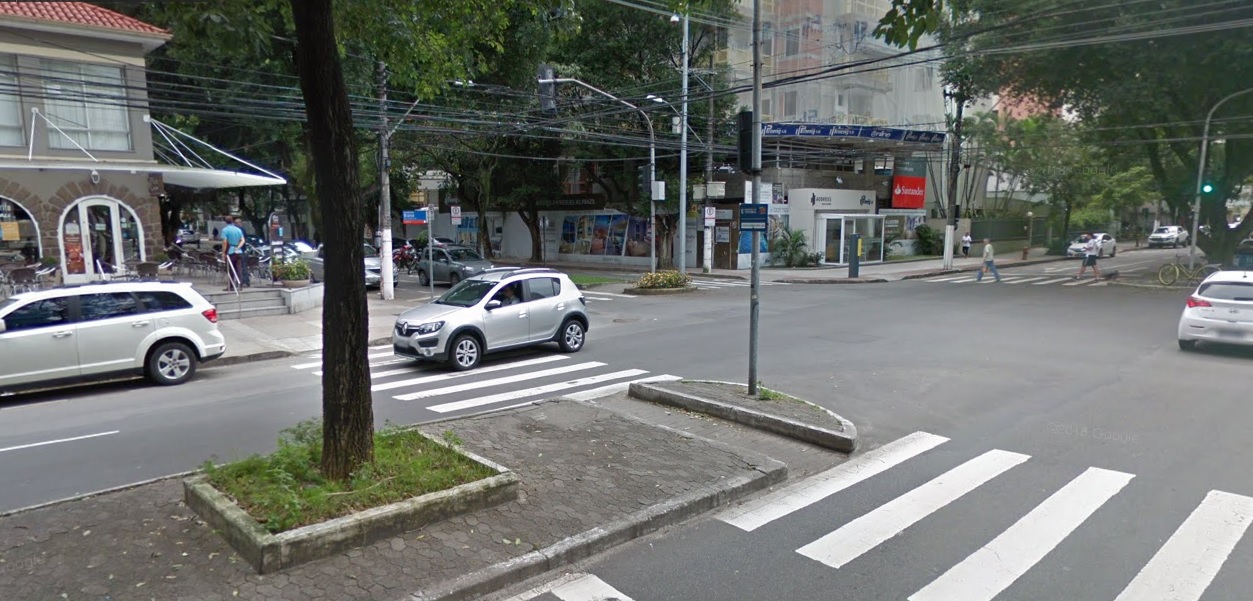 O projeto inicial prevê a instalação da ciclovia ao lado do canteiro central (Foto: Reprodução/ Google Maps)