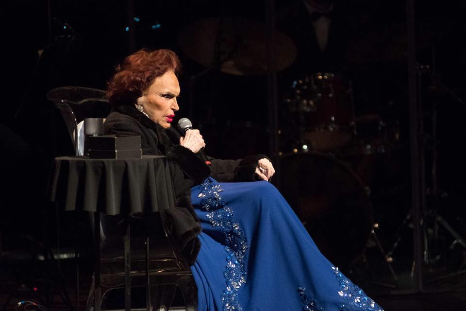 Bibi Ferreira, em uma de suas apresentações (Foto: Divulgação / Facebook)