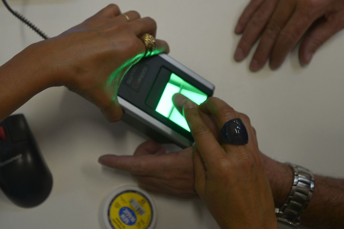 Cadastramento de digital para a biometria (Foto: Marcello Casal Jr./Arquivo Agência Brasil)