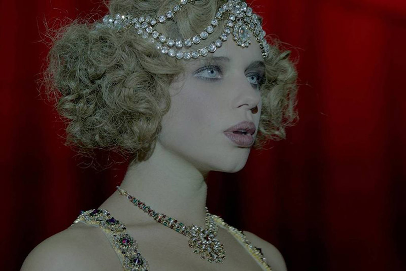 A atriz Bruna Linzmeyer em cena do longa 'O Grande Circo Místico', filme de Cacá Diegues (Foto: Divulgação)