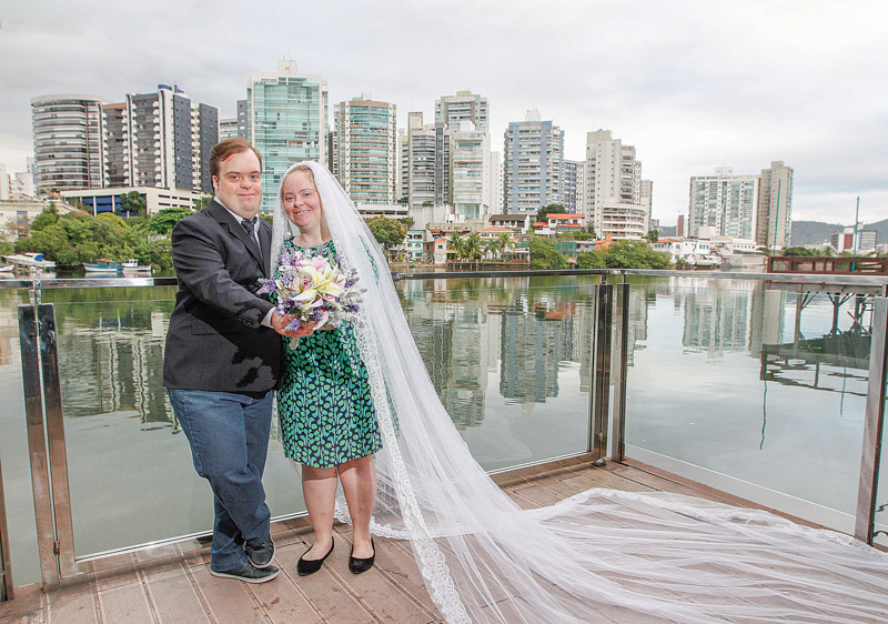 Os noivos Felipe e Maria Clara começaram a namorar há 5 anos (Foto: Fábio Nunes/AT)