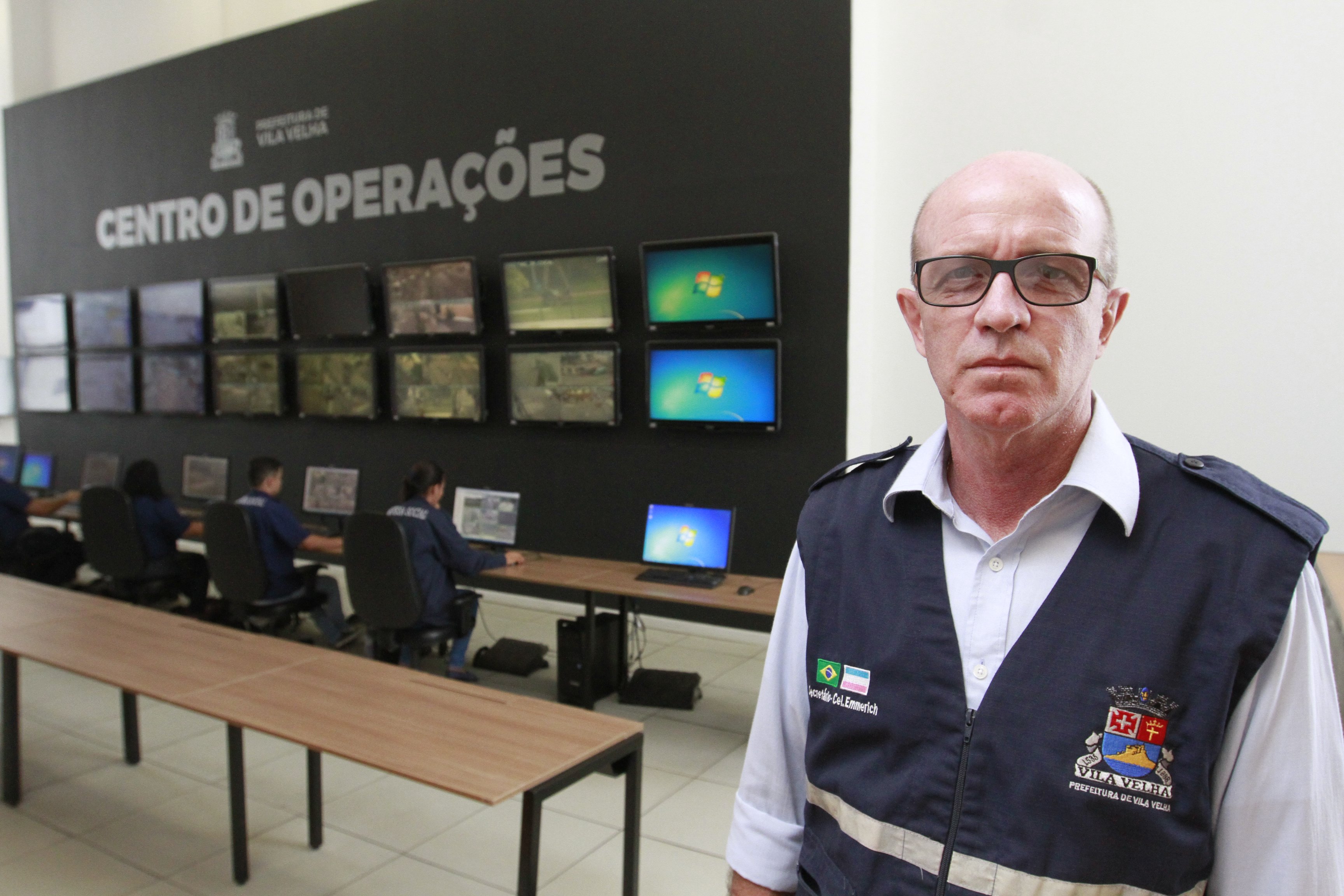 Coronel Oberacy Emmerich (Setran) explica como vai funcionar o cerco eletrônico em Vila Velha. (Foto: Beto Morais/AT)