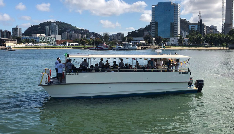 Embarcação que fará o trajeto turístico e histórico no mar de Vitória e Vila Velha (Foto: Divulgação)