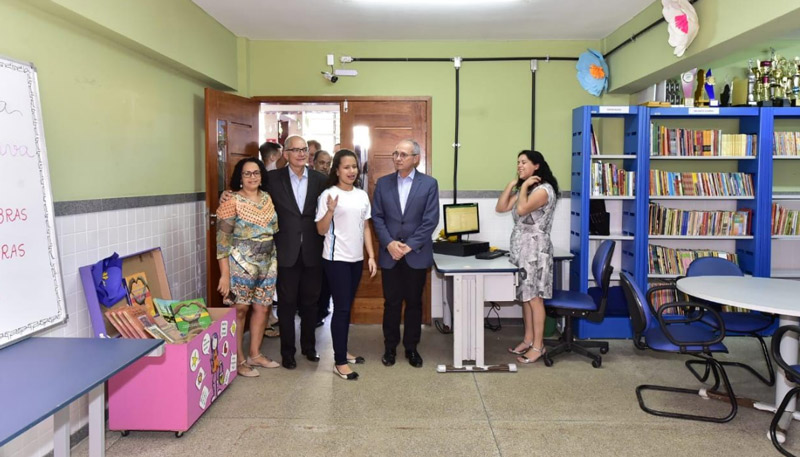 Governador conheceu as instalações da escola (Foto: Leonardo Duarte / SECOM-ES)