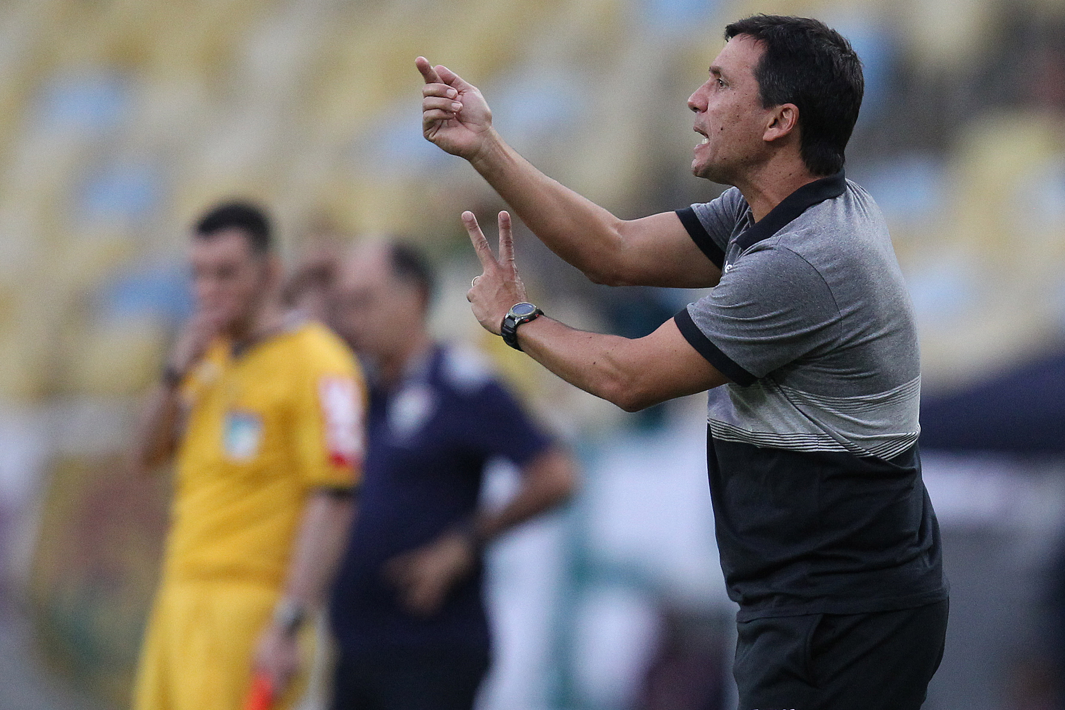 Zé Ricardo sofre com o Botafogo (Foto: Vitor Silva/SS Press/Botafogo)