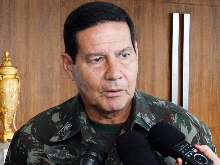 Hamilton Mourão afirmou que a "baixaria não interessa a ninguém" (Foto: Divulgação/Exército)