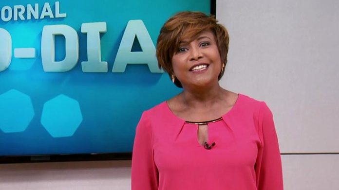 Graça Araújo é âncora do SBT em Pernambuco (Foto: Reprodução/TV Jornal)
