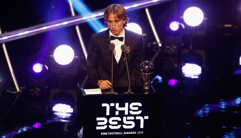 Modric desbancou os atacantes do Juventus e Barcelona (Foto: Divulgação / Fifa)