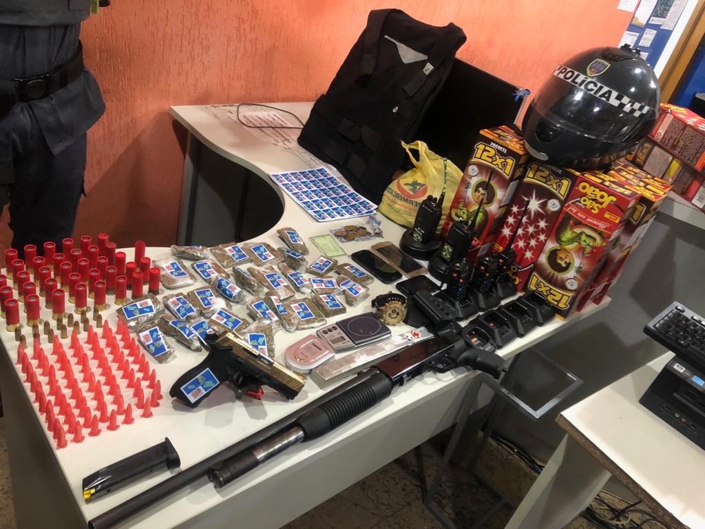 Material usado para o tráfico apreendido no Morro do Macaco (Foto: Divulgação)