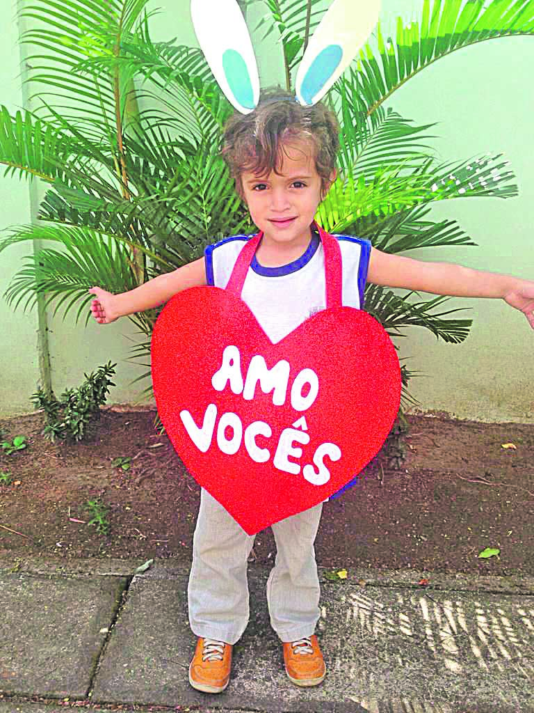 Yuri dos Santos Gonçalves, de 4 anos, foi encontrado morto no banheiro de casa. (Foto: Acervo da família)