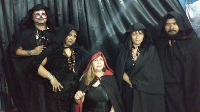 Integrantes do grupo Tradição Athena Pronaia (Foto: Divulgação/Facebook)