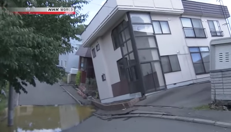 Terremoto causou destruição em diversos pontos do país (Foto: Reprodução / NHK)