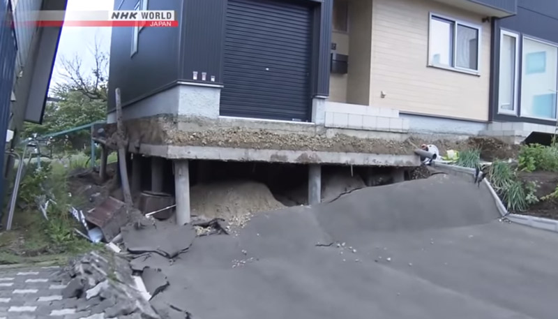 Estragos causados pelo terremoto no Japão (Foto: Reprodução / NHK)