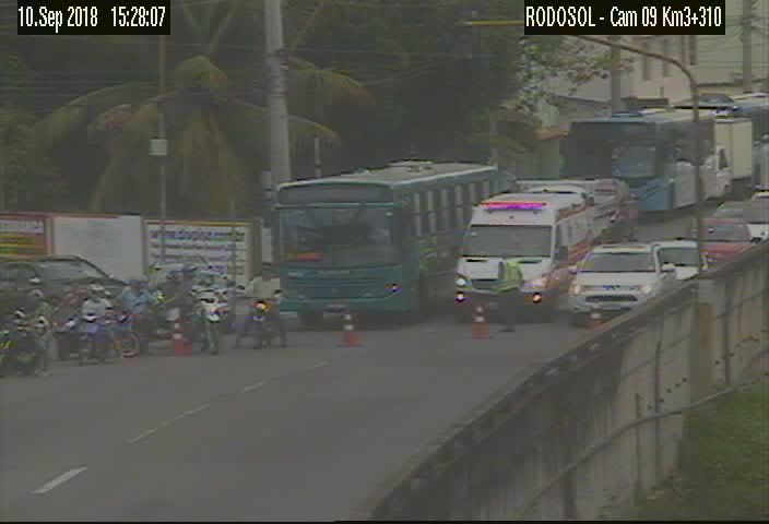 Trânsito fechado em Vila Velha (Foto: Reprodução Rodosol)