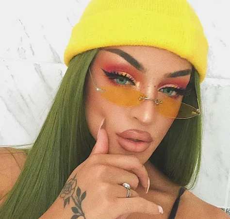 Imagem ilustrativa da imagem Pabllo Vittar divulga capa de "Ama, Sofre e Chora"