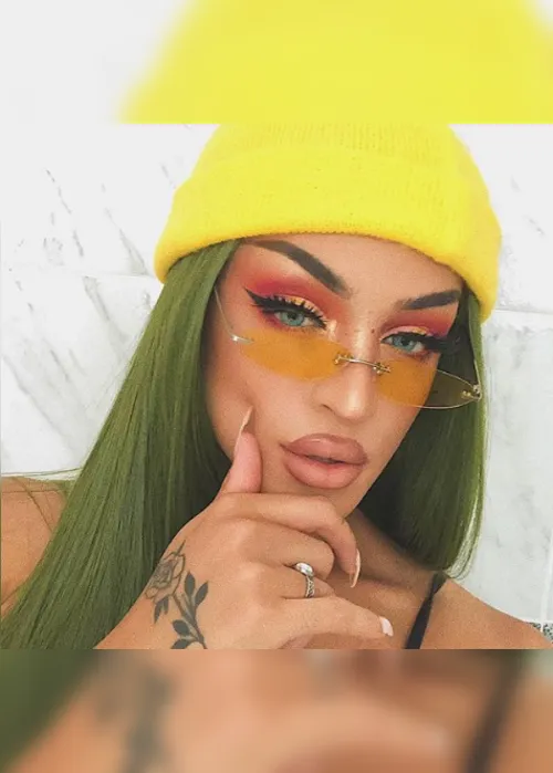 Imagem ilustrativa da imagem Pabllo Vittar divulga capa de "Ama, Sofre e Chora"