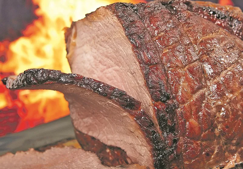 Carnes suculentas podem ser saboreadas no espaço gourmet montado no Novo  Salão do Imóvel