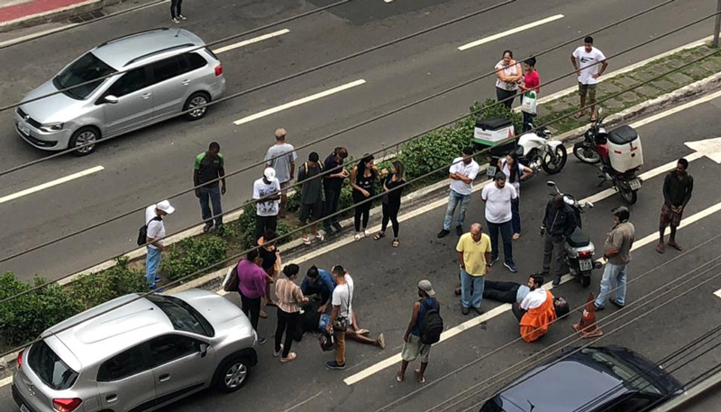 Acidente aconteceu na Avenida Desembargador Santos Neves (Foto: Eduarda Furtado / WhatsApp)