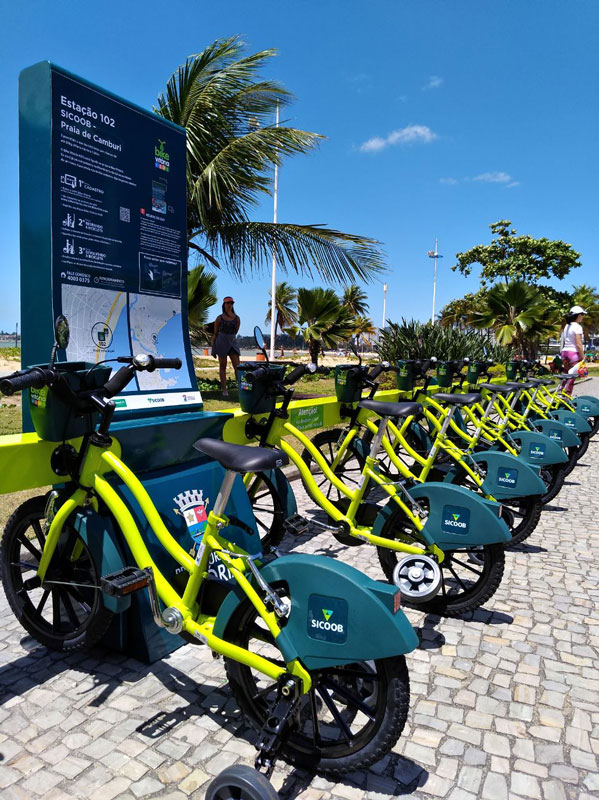 Sistema de compartilhamento de bicicletas conta com estações em diversos pontos da cidade (Foto: A Tribuna)