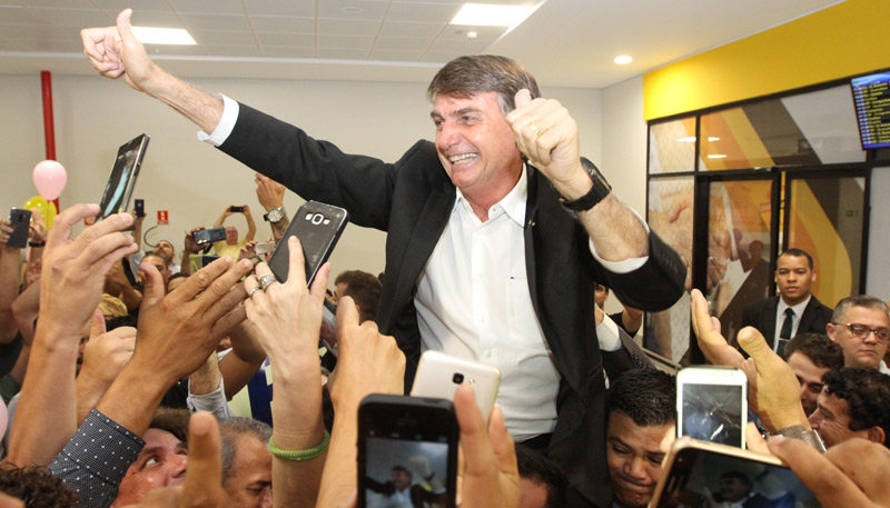 Jair Bolsonaro, durante sua passagem em Vitória (Foto: Beto Morais / AT)