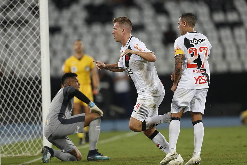 Maxi López comemora o gol do empate do Vasco (Foto: Rafael Ribeiro/Vasco)