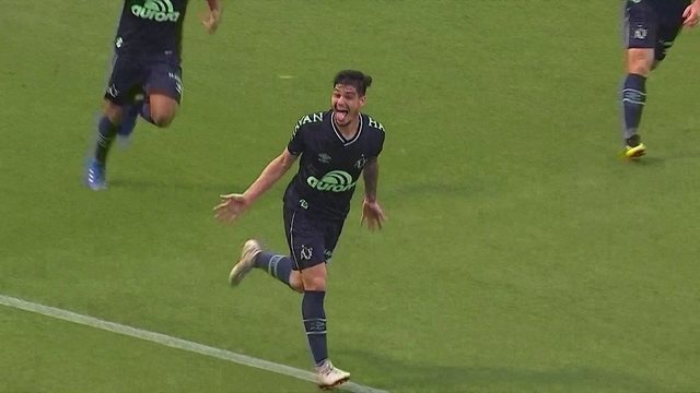 Doffo marca para Chapecoense (Foto: Reprodução)