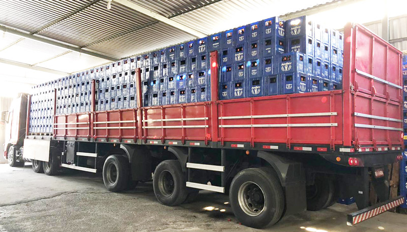 Carga de cerveja foi encontrada dentro de um galpão (Foto: Divulgação / PCES)