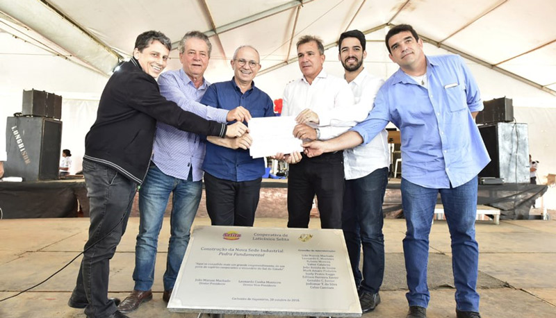 Licenças foram entregues na manhã deste sábado (Foto: Leonardo Duarte / SECOM-ES)