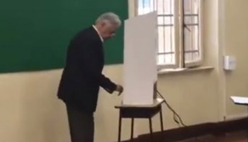 Ex-presidente votou em uma escola em São Paulo (Foto: Reprodução / Facebook)