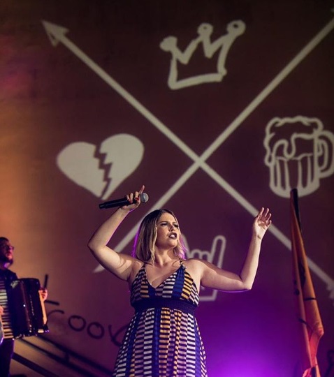 Marília Mendonça é a estrela do Festeja, que terá mais cinco shows na Serra (Foto:  Instagram/Flaney)
