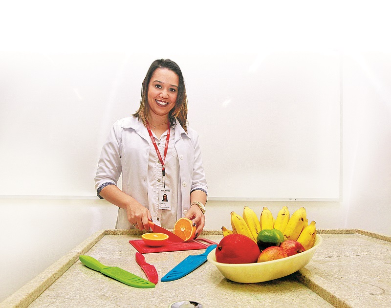 Gabriela Rebello, que é nutricionista e professora da Multivix, vai dar um curso de culinária funcional, com receitas práticas, saudáveis e de baixo custo (Foto: Rodrigo Gavini/AT)