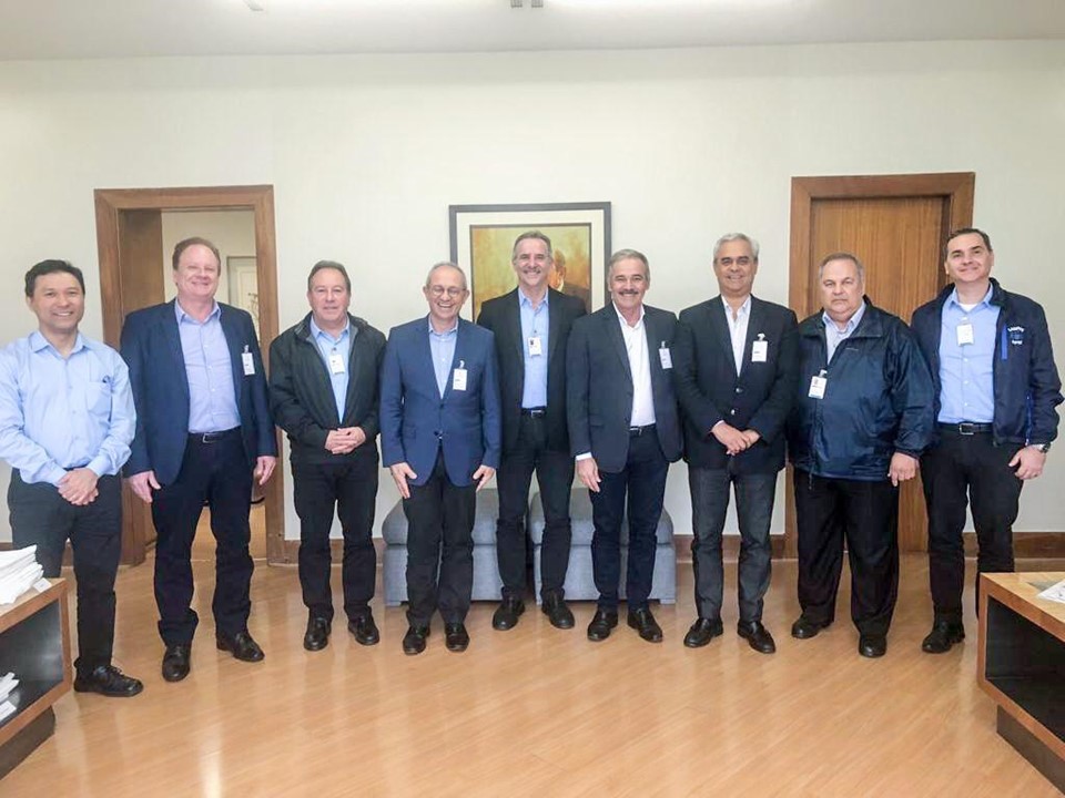 Hartung e lideranças capixabas visitam exportadora de café no Paraná (Foto: Divulgação/Governo do Estado do Espírito Santo)