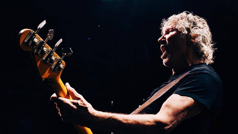Roger voltou a apresentar questões políticas em seu show (Foto: Divulgação)