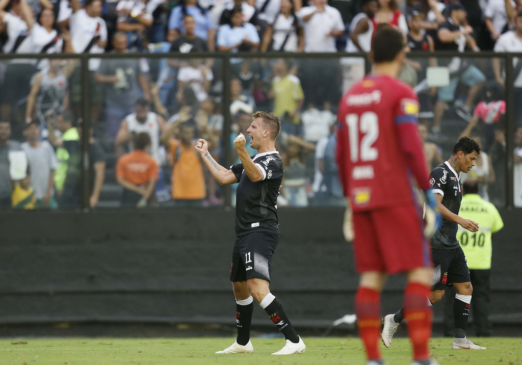 Maxi López tem pinta de salvador do Vasco (Foto: Rafael Ribeiro/Vasco)
