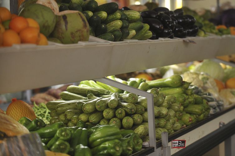 (O N-verde pode ser usado em todo tipo de lavoura, mas o projeto tem foco nas hortaliças - Foto: Arquivo/Agência Brasil)