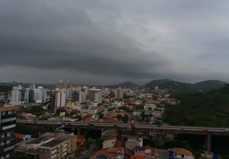 Céu nublado em Vila Velha neste domingo 