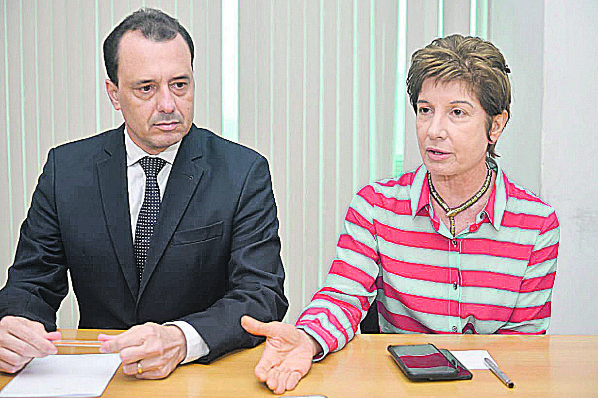 Secretários de Estado de Economia e Planejamento, Regis Mattos Teixeira, e de Gestão e Recursos Humanos, Dayse Lemos. (Foto: Fred Loureiro/Secom)