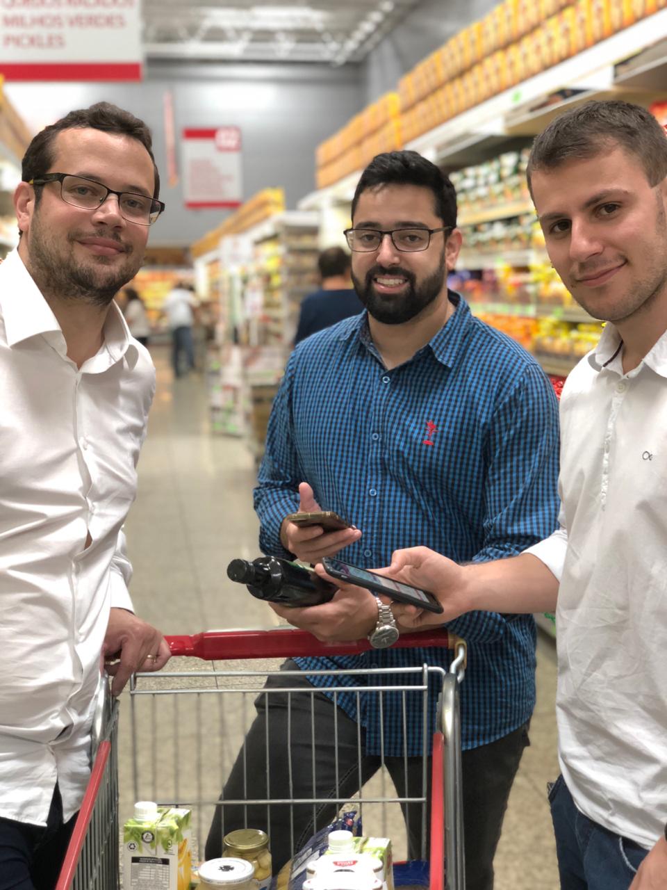 Jovens capixabas criaram o aplicativo Homelist para facilitar compras e ajudar a economizar no supermercado (Foto: Renan Amaral)