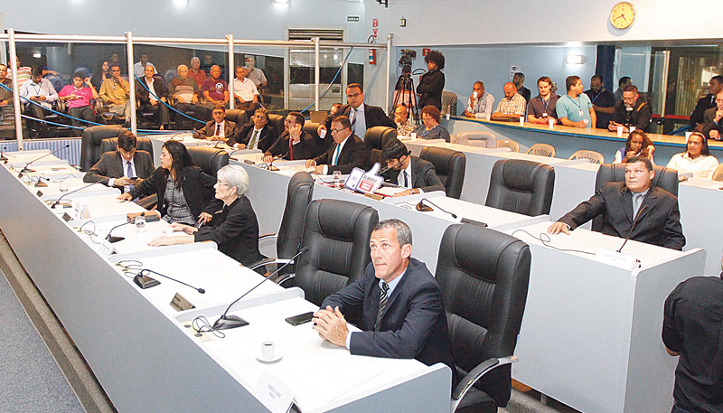 Vereadores durante votação: dos 15 parlamentares da Câmara de Vitória, cinco deles são advogados (Foto: Thiago Coutinho / AT - 05/09/2018)