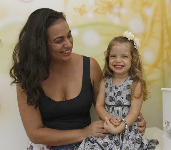Carolina Gaigher dos Reis Machadoe seu filha, Liz Gaigher Machado (Foto: Thiago Coutinho)