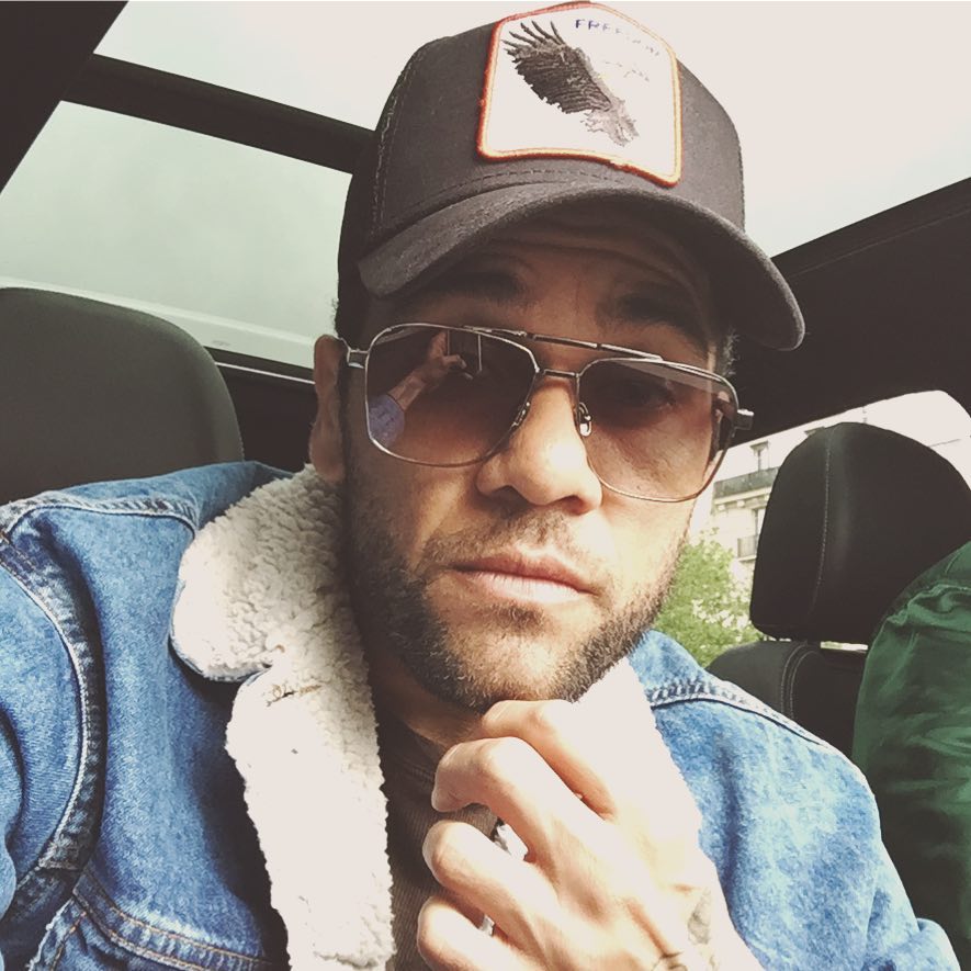 Daniel Alves deverá começar a partida no banco de reservas (Foto: Reprodução/ Instagram Daniel Alves)