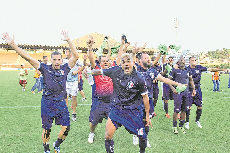 Jogadores do Espírito Santo comemoram o título da Copa Espírito Santo no segundo semestre de 2015, ano que o time também venceu a Segundinha (Foto: Fábio Nunes / AT/ 07/11/2015)
