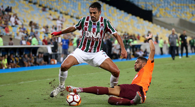 Junior Dutra, inexplicável, jogou os 90 minutos na eliminação do Flu (Foto: Lucas Merçon/Fluminense)