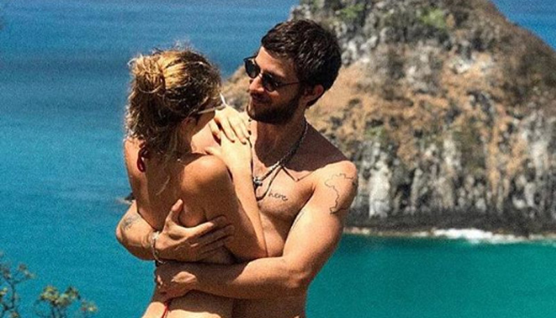 Laura Neiva postou uma foto com Chay Suede nas redes sociais (Foto: Reprodução / Instagram @neivalaura)