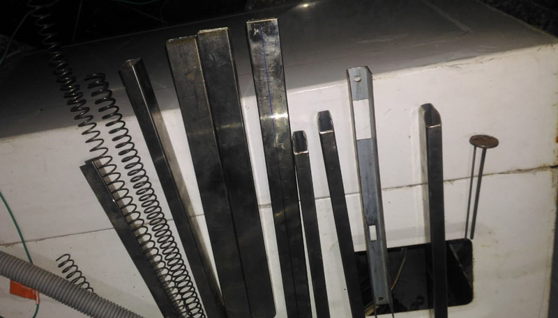 Material para fabricação de armas foi apreendido pela polícia (Foto: Divulgação / PCES)